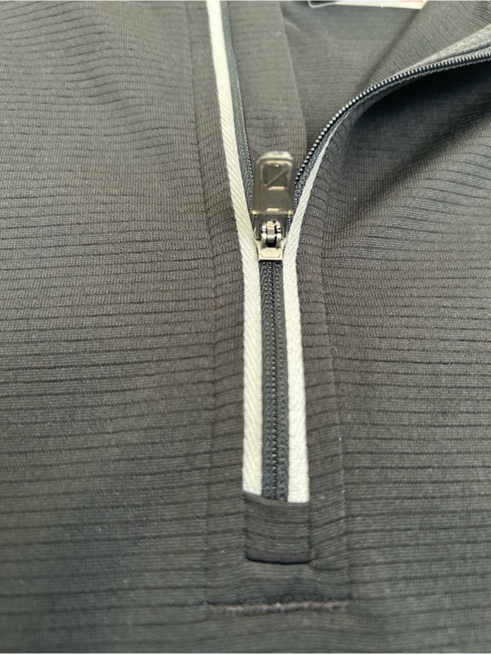 🌸 Under Armour Black Men's 1/4 Zip Performance Jacket - Picture 3 of 11